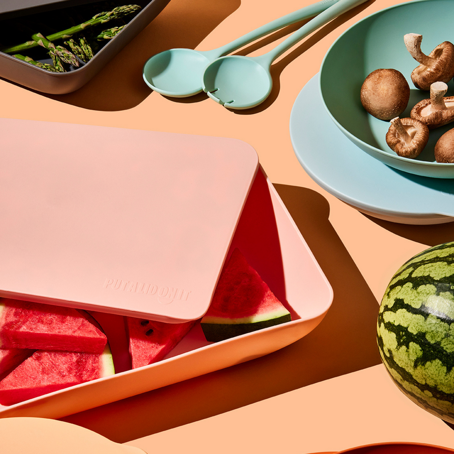 Put a Lid on It Serving platter with a lid — the rectangle Papaya