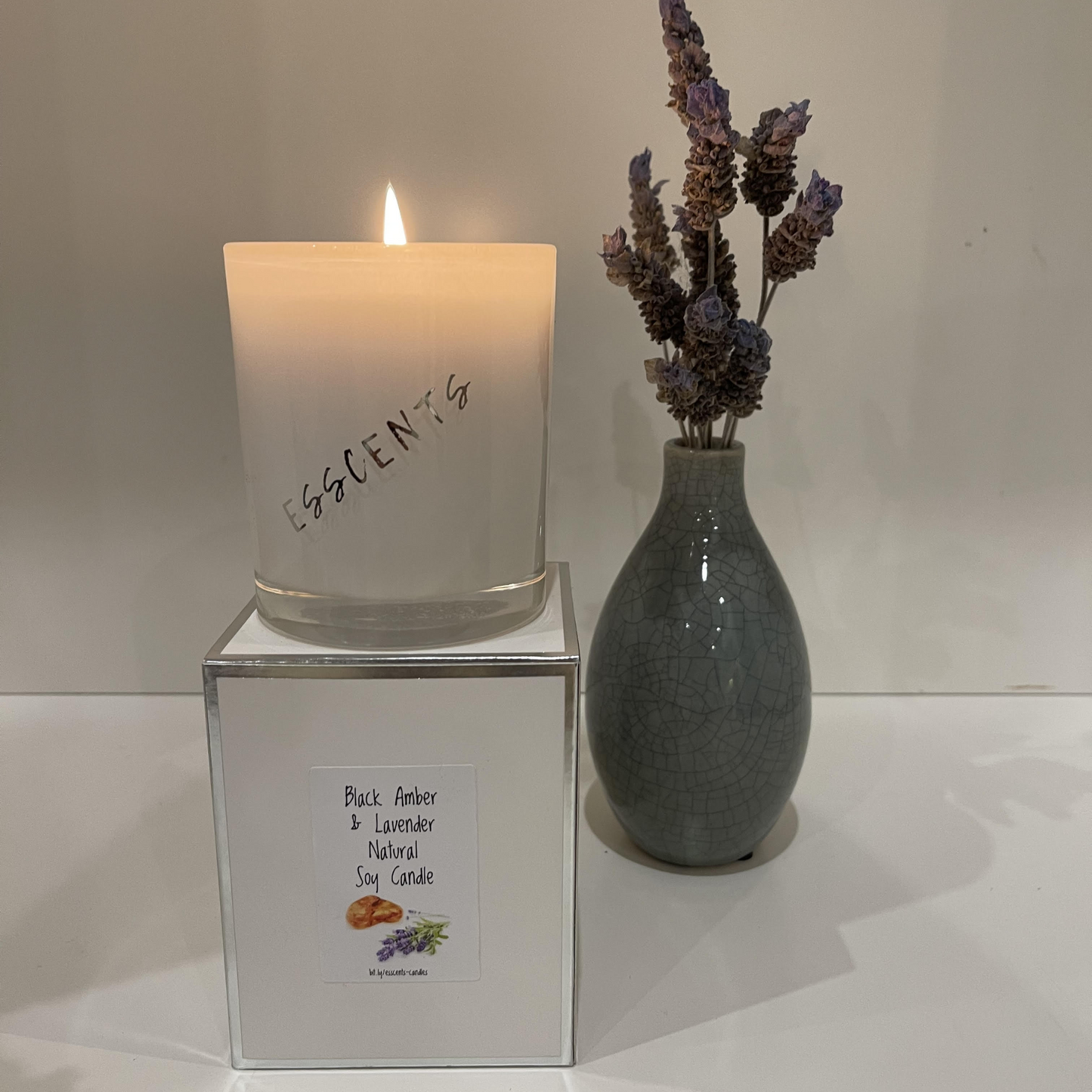 Scented Candle Australian Made Lavender and Black Amber Esscents