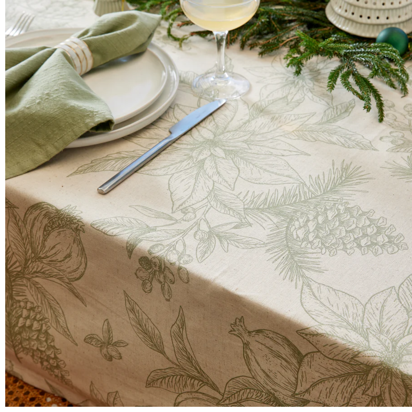 Poinsettia Olive/Flax Table Runner 40 cm x 200 cm