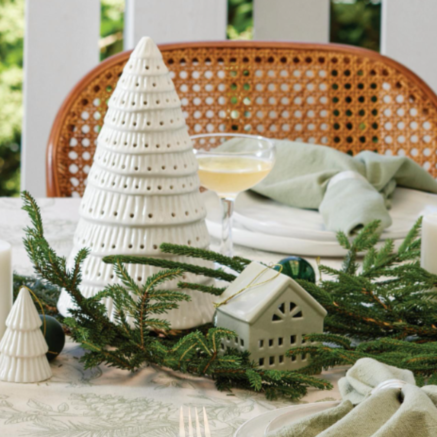 CHRISTMAS HOUSE WHITE TREE DECORATION