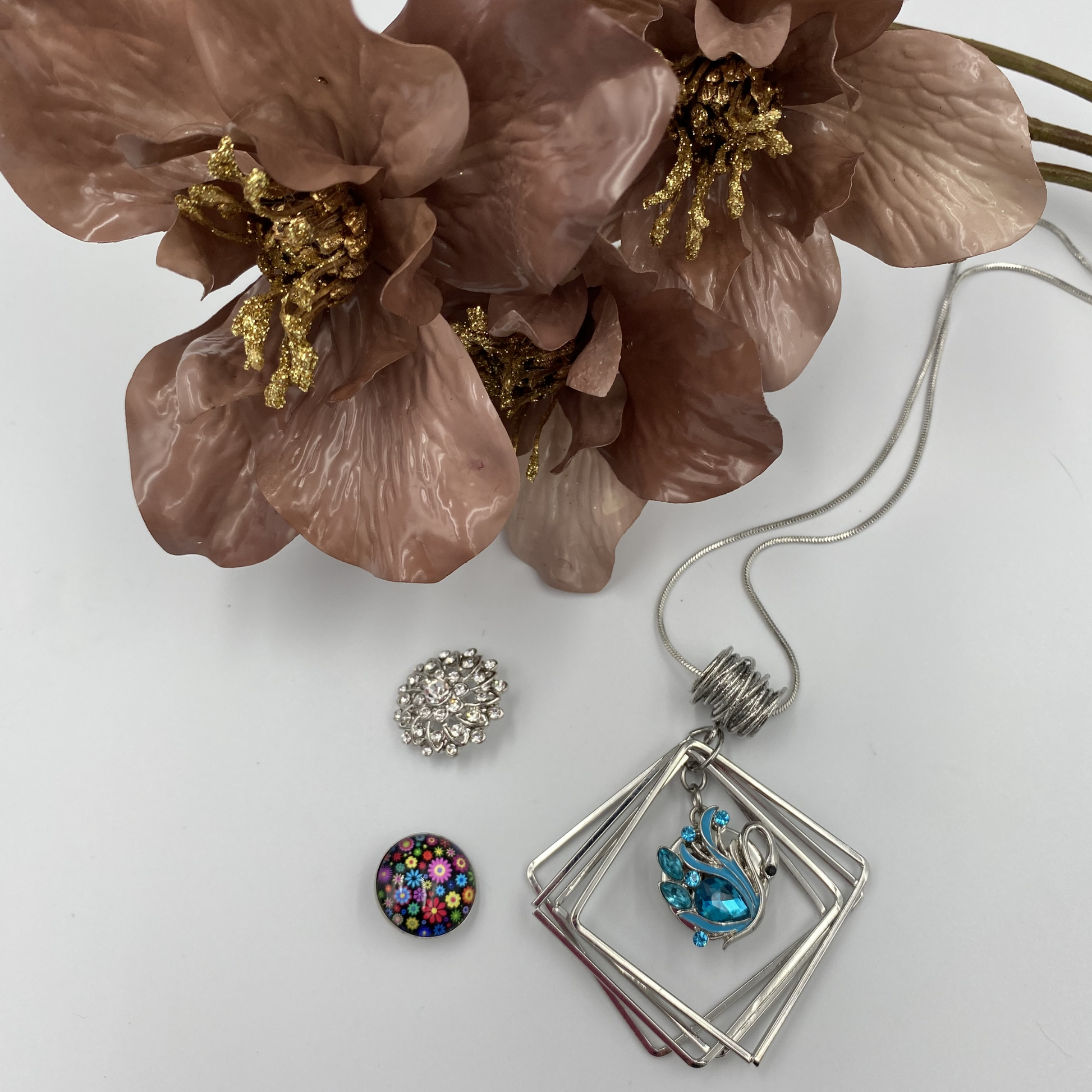 Interchangeable 2025 button jewelry