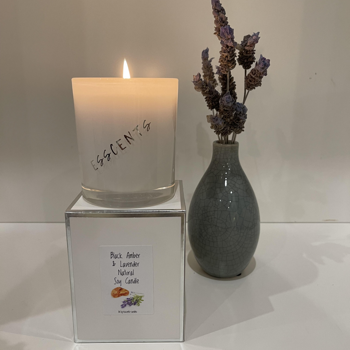 Scented Candle Australian Made Lavender and Black Amber Esscents 